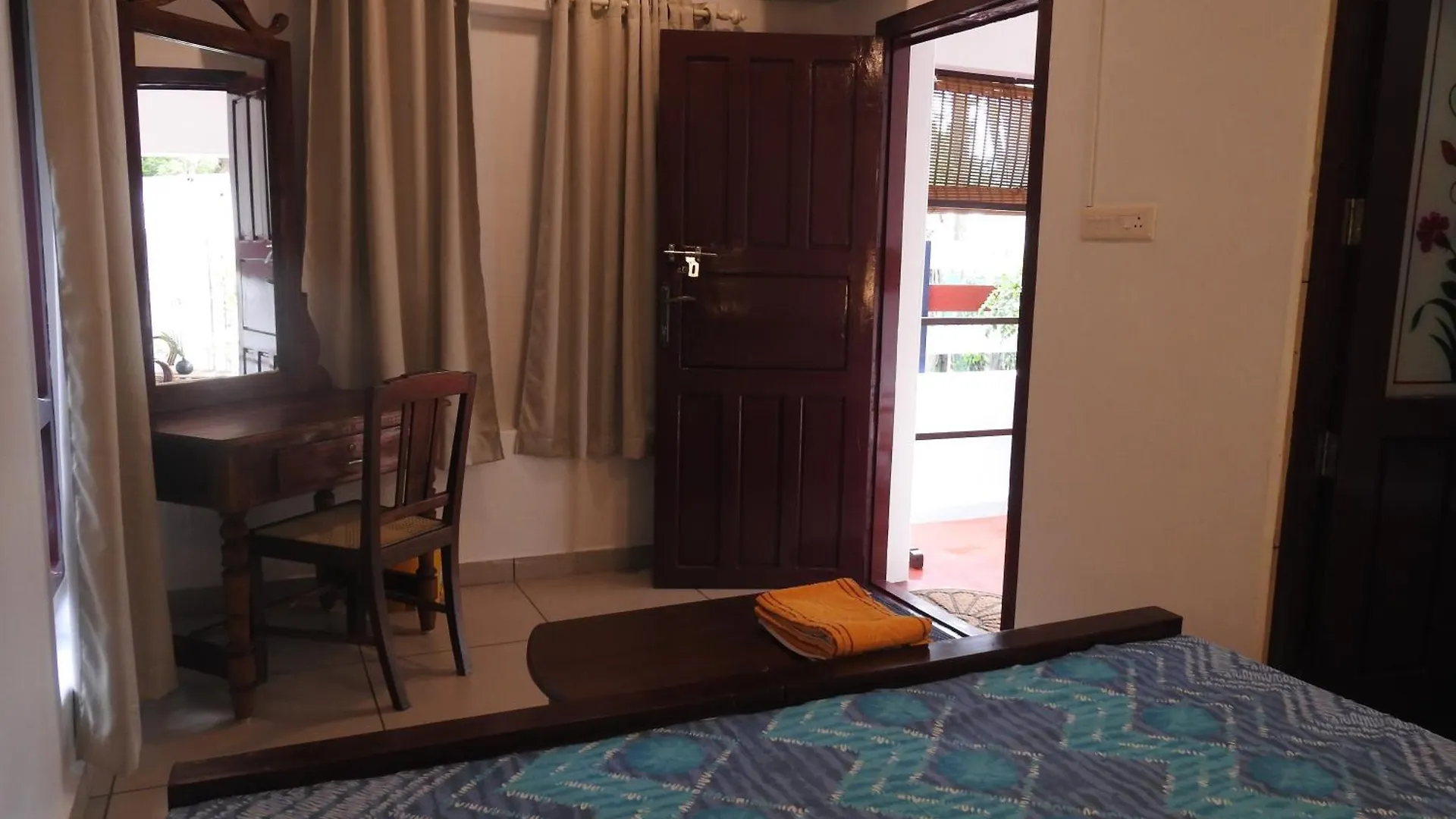 Shoreline Marari Beach Villa At Golden Beach Mararikulam Alappuzha Couette-café