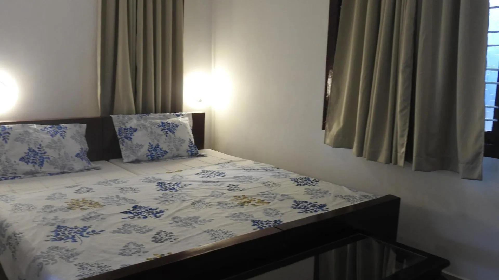 Couette-café Shoreline Marari Beach Villa At Golden Beach Mararikulam Alappuzha