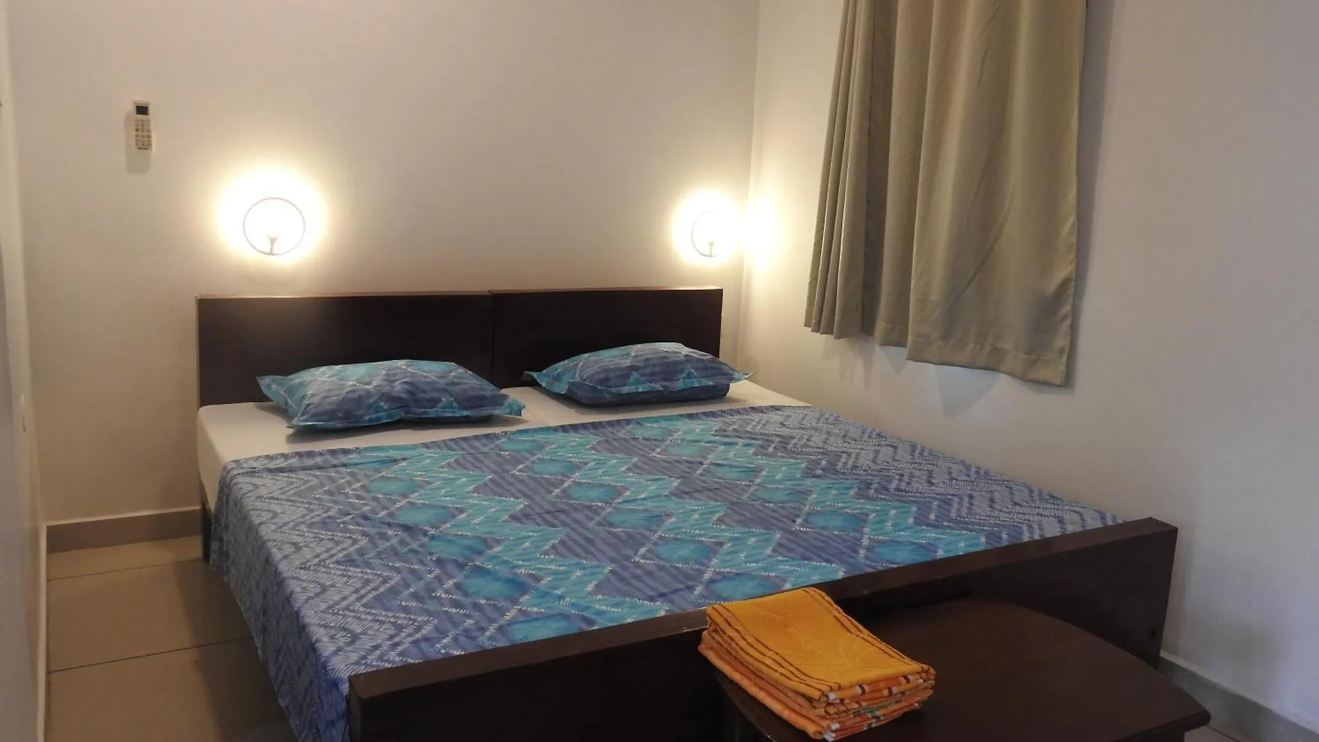 Shoreline Marari Beach Villa At Golden Beach Mararikulam Alappuzha Couette-café