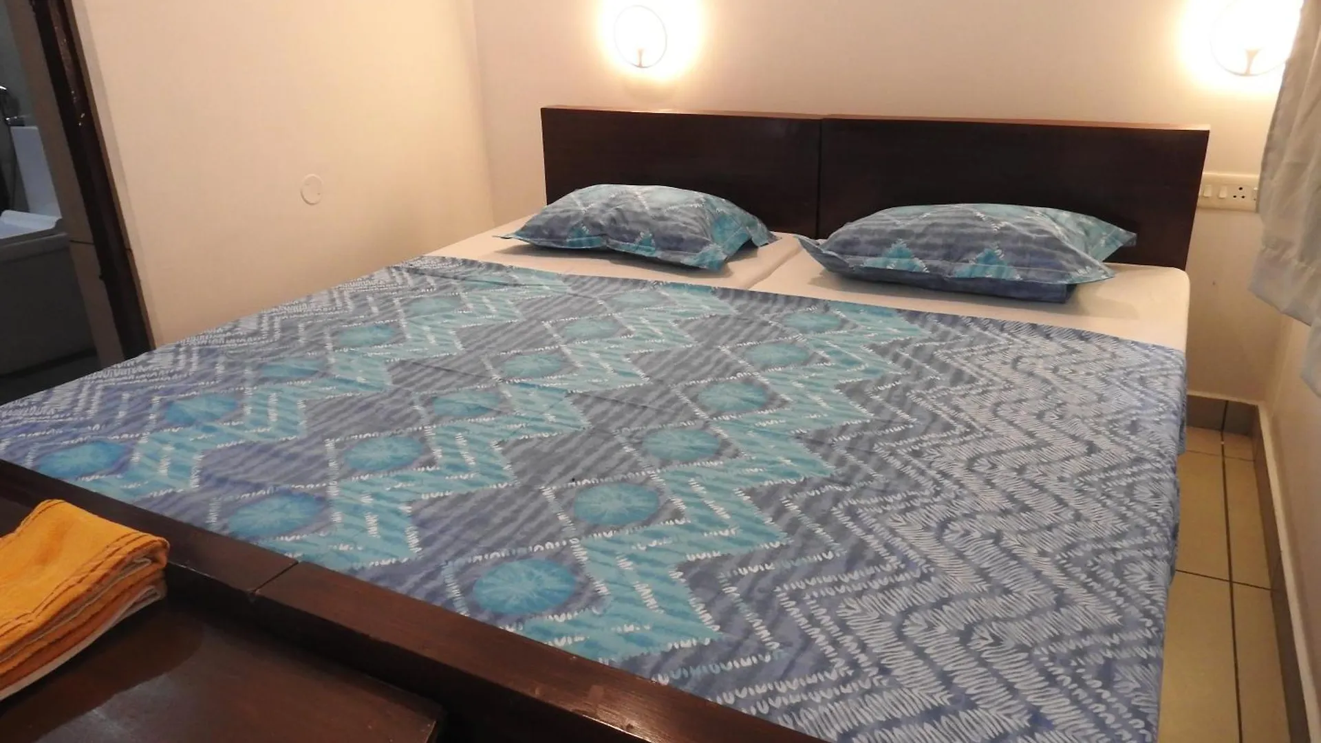Shoreline Marari Beach Villa At Golden Beach Mararikulam Alappuzha Couette-café
